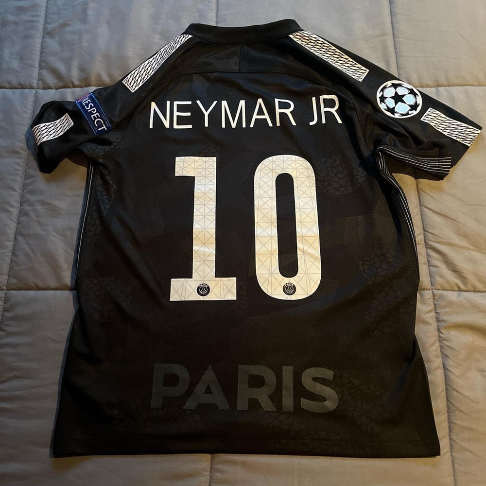RARE PSG 17/18 - NIKE PSG Black UCL
Jersey Third Kit (Black neymar jersey)